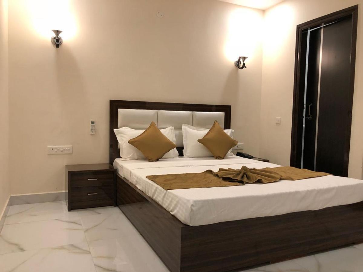 Hotel Wisteria -Main Highway Hotel Zirakpur Exterior foto