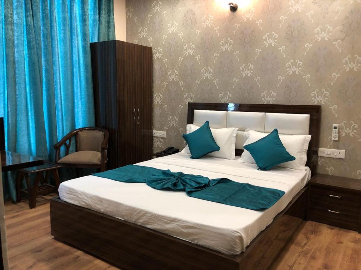 Hotel Wisteria -Main Highway Hotel Zirakpur Exterior foto