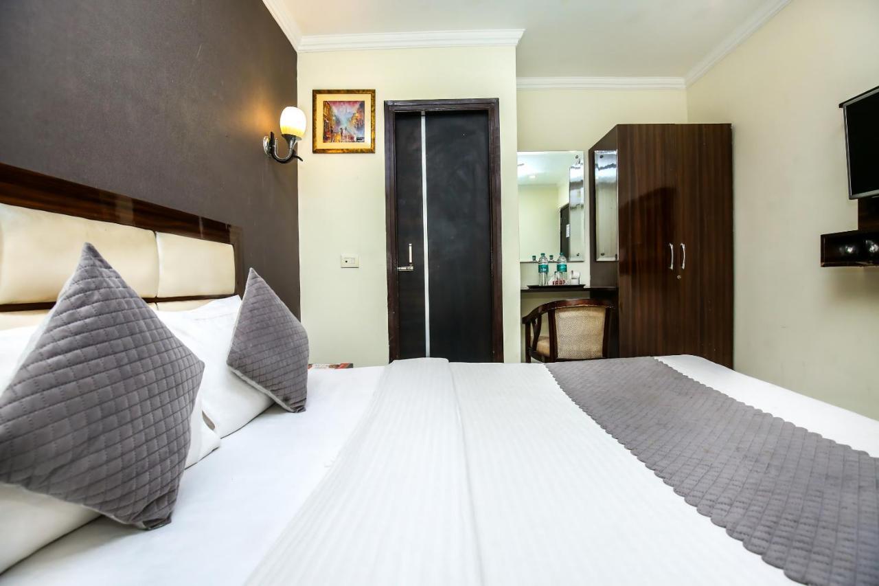 Hotel Wisteria -Main Highway Hotel Zirakpur Exterior foto